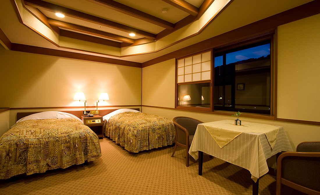 Western-style twin rooms